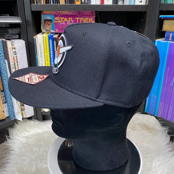 TRACER OVERWATCH WINGS SNAPBACK HAT "NWT" - Picture 2 of 4